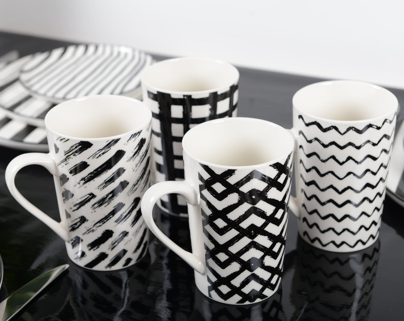 MUG SET OF 4 | BLACK AND WHITE