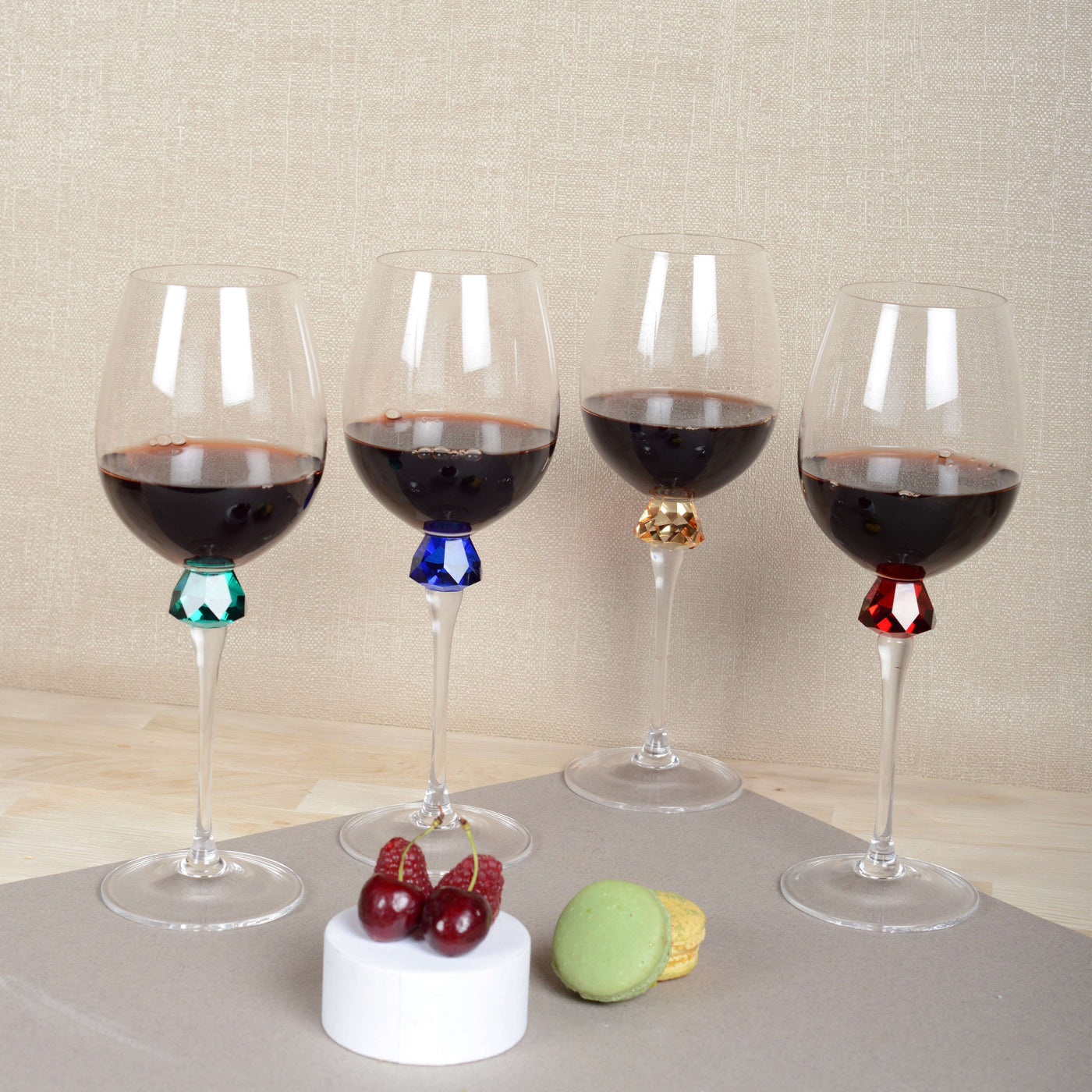 WINE GLASSES WITH DIAMOND FOOT S/4 | 4 COLORS